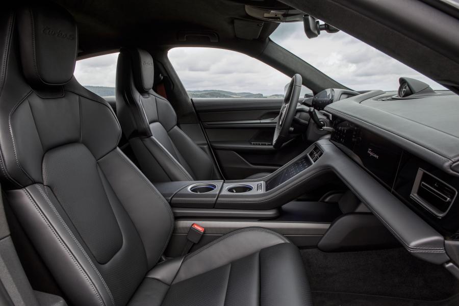 Интерьер Porsche Taycan Turbo S 2019 года  (WW) (фото 45 из 46)